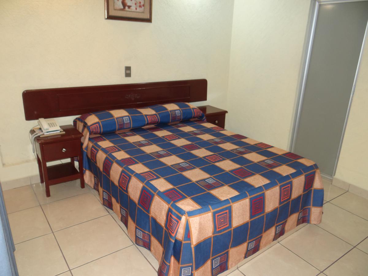 Hotel Bravo Tepic Exterior photo